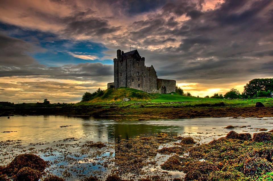 dunguaire castle county galway