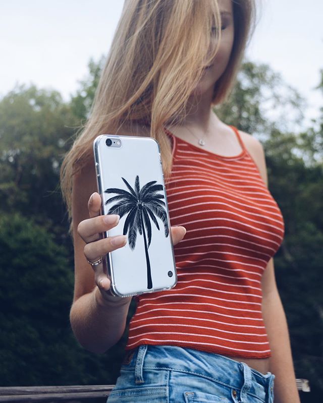 BLACK PALM CASE  WWW.CASESBYKATE.COMtag someone down below who would like this case!#iphonecase #phonecase #palmtrees