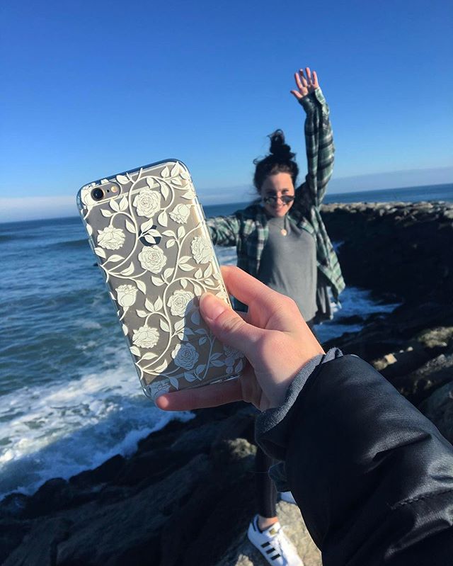 •WHITE ROSE PRINTED•

tag someone down below who would love this case  find this case on WWW.CASESBYKATE.COM

#iphone7 #phonecase #beach #winter #rose #iphonecase #case #massachusetts ?