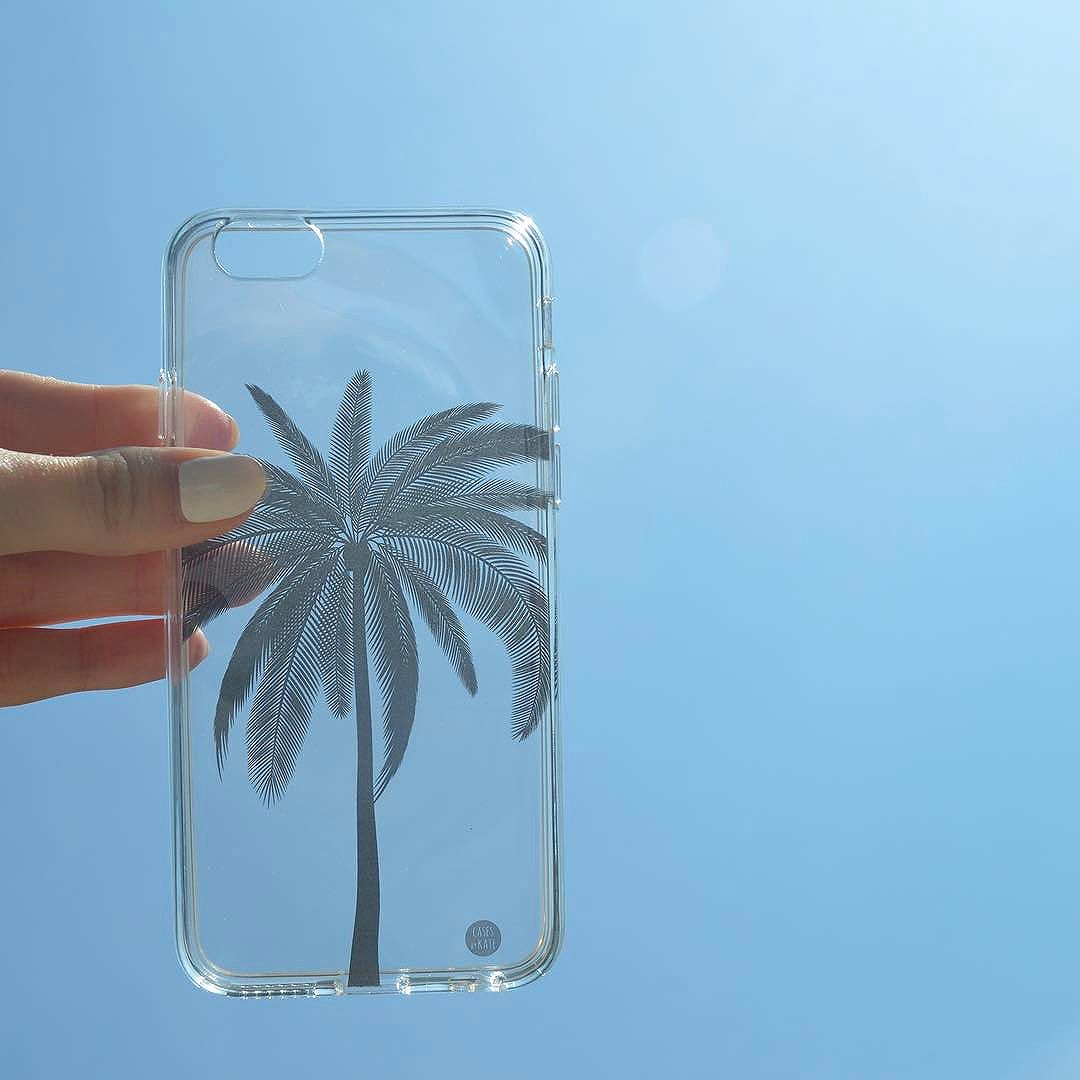 it's snowing here ? so all the more reason to think summer ?with our transparent Black Palm design. Find it now at www.casesbykate.com in our Transparent category...
#palmtrees #palms #summertime #phonecase