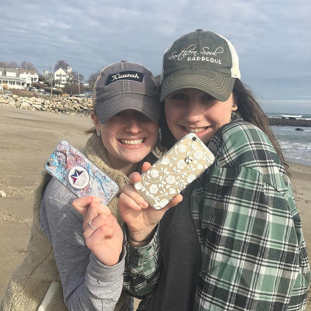 Our Multi-Color Marble and White Rose Transparent cases at the beach ? Find them in our Marble and Printed Cases categories at www.casesbykate.com.

#phonecase #beach #marble #roses #floral