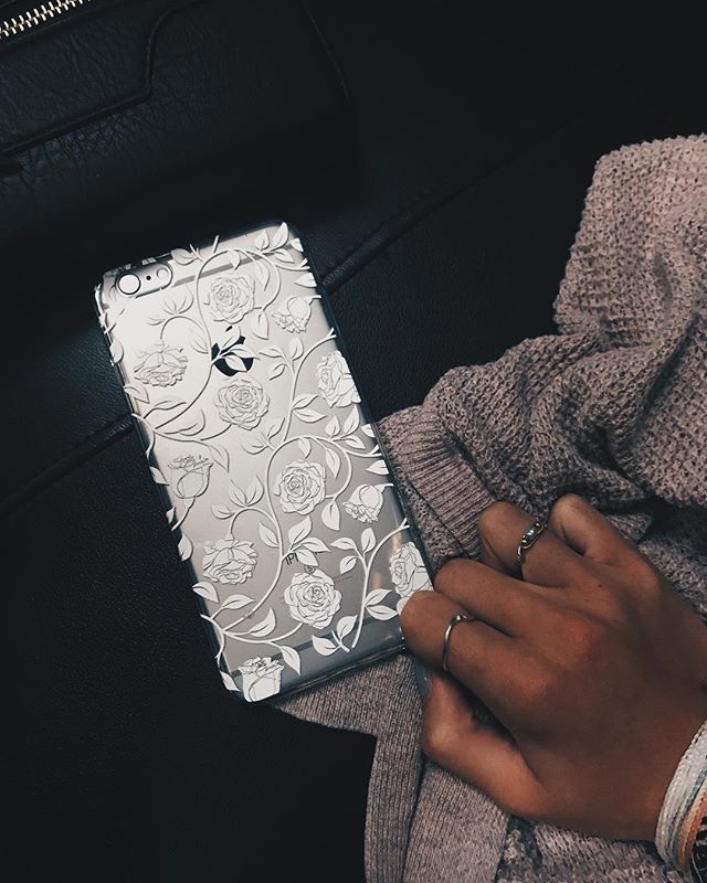 PRINTED WHITE ROSEWWW.CASESBYKATE.COM