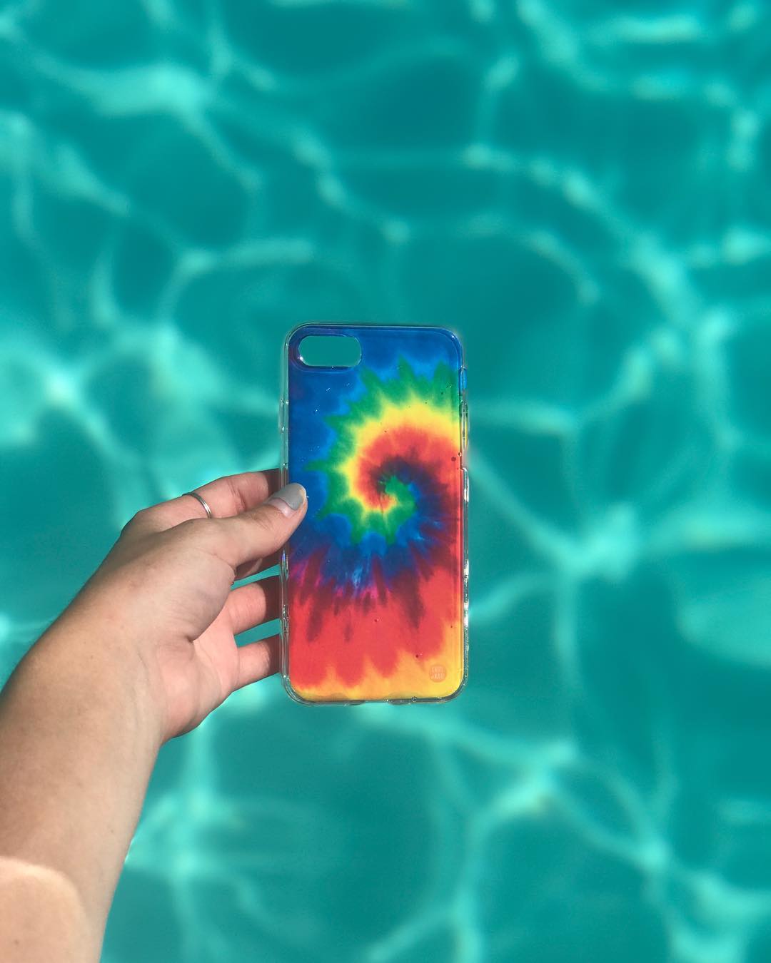 sad to see summer go ☹️ but there's still time to buy some of our summer themed cases!
CASE PICTURED: TIE DYE 5/5sWWW.CASESBYKATE.COM