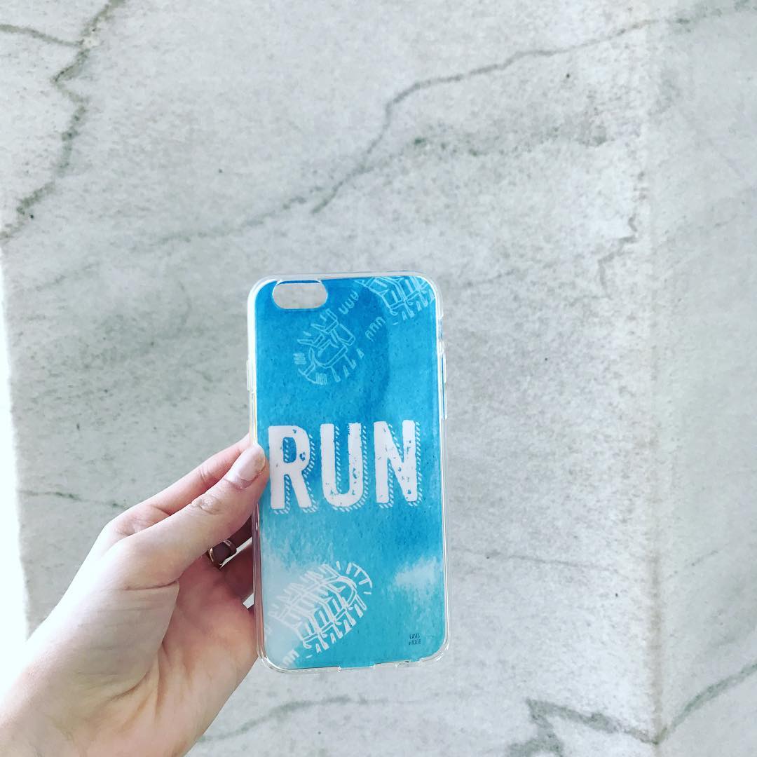 Good luck to all those running in the this weekend! Be sure to treat yourself to our "Run" case after ?‍♀️? Find it now at WWW.CASESBYKATE.COM