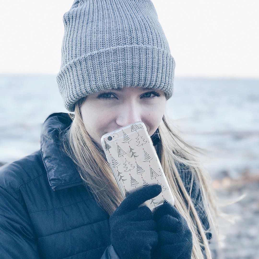 Shop Cases by Kate this weekend - all of our holiday and winter designs are on sale through the new year! ☃️️?
#holidayshopping #phonecase #sale