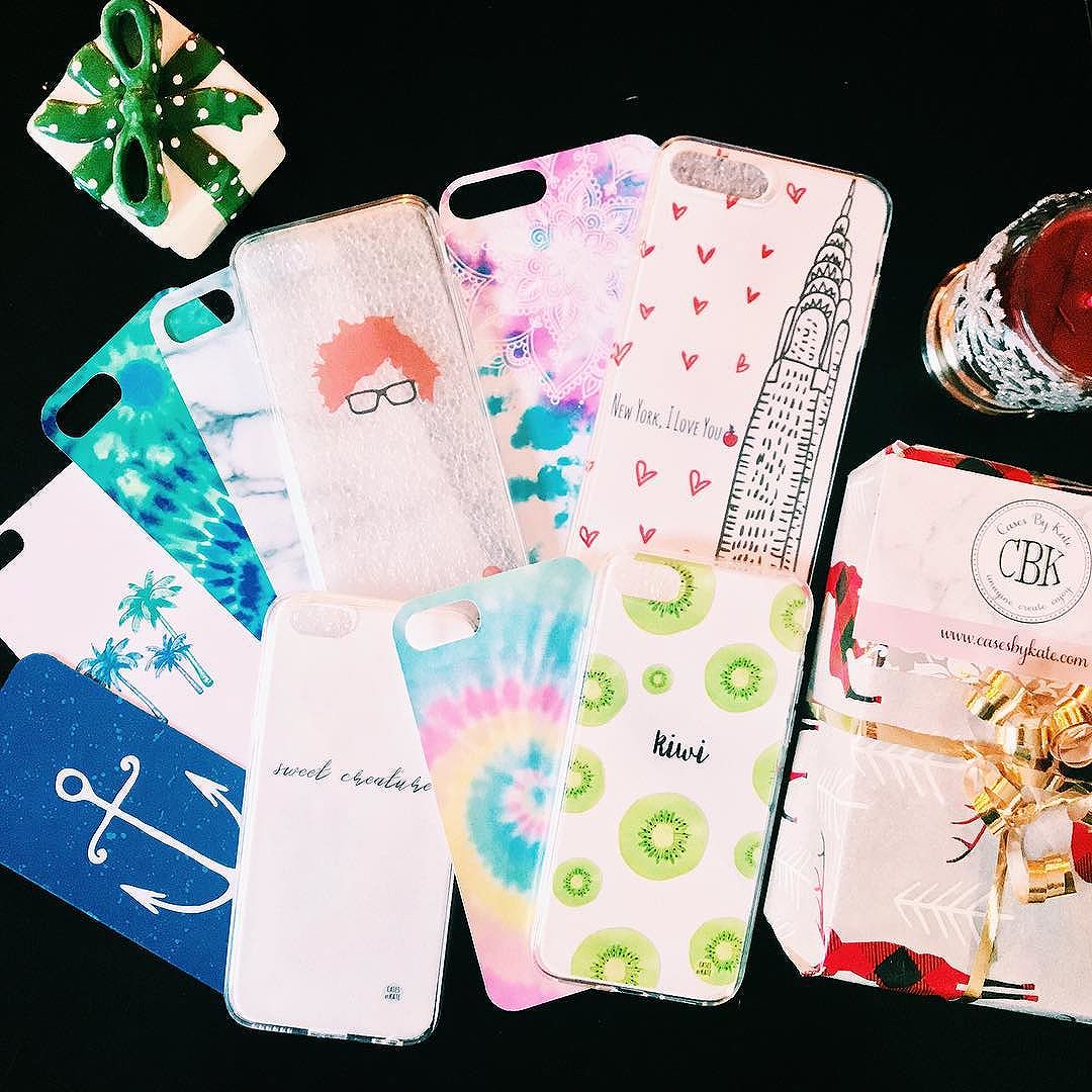 So many cute holiday orders going out this week! Here are some of our favorites with free extra templates through the rest of the year 

#kiwi #ed #harrystyles #sweetcreature tiedye #marble #palmtrees #ilovenewyork #phonecase #lastminute #giftideas