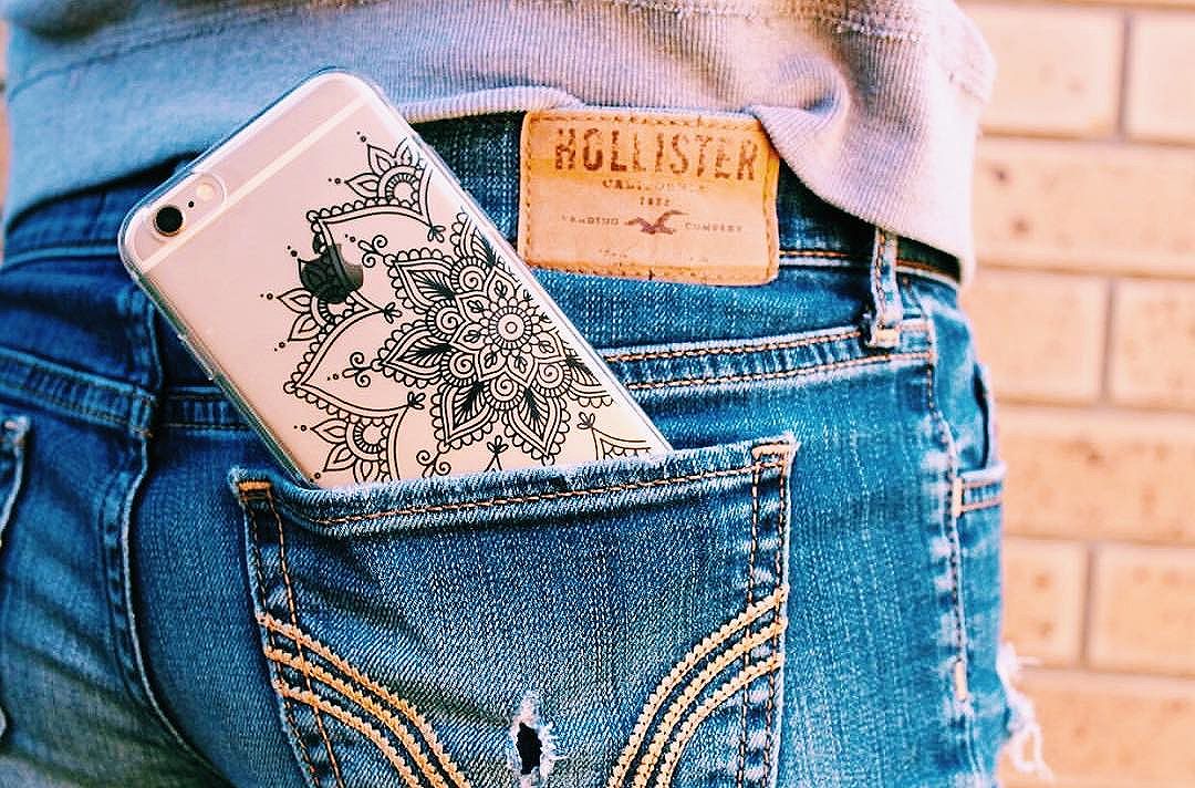 who’s looking forward to summer? we are! celebrate the incoming warm weather with one of our hundreds of spring/summer themed casesCASE PICTURED: black henna transparent 6/6sWWW.CASESBYKATE.COM#henna #phonecase #iphone #spring #summer #smallbusiness #trending