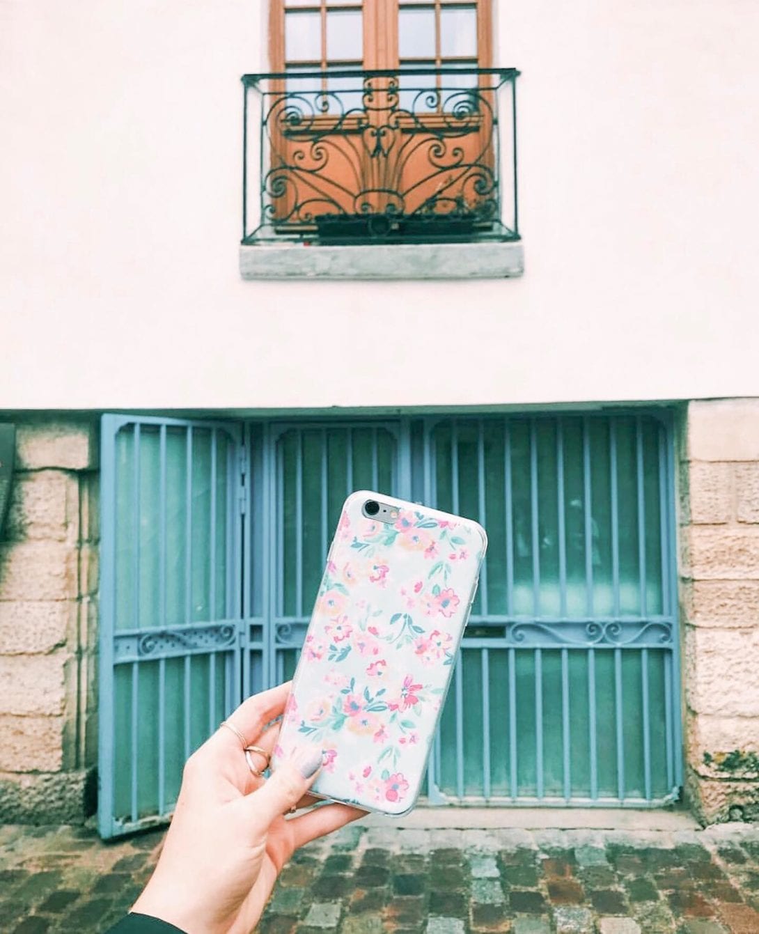 missing the beautiful streets of paris find our floral pattern case on WWW.CASESBYKATE.COM ️
•
•
•
•
•
•